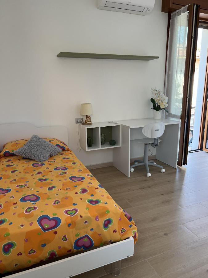 Il Timone Apartment Toscolano Maderno Luaran gambar